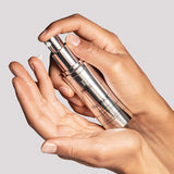 the MAX eye crème dispensing onto finger
