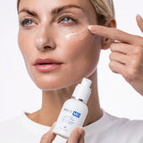 Model applying IMAGE MD power-C serum